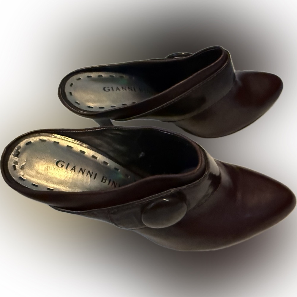 Gianni Bini brown leather Mules Size 6.5